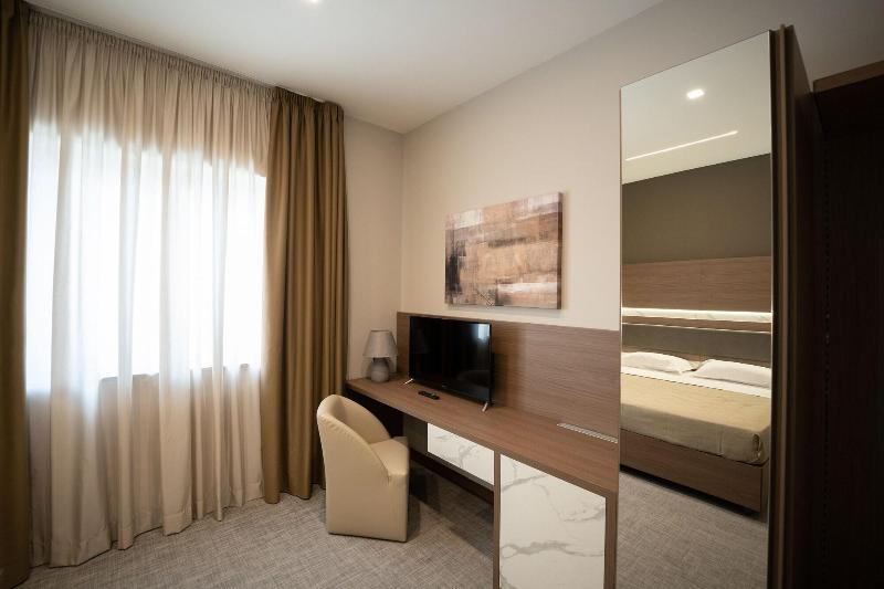 Building Hotel image