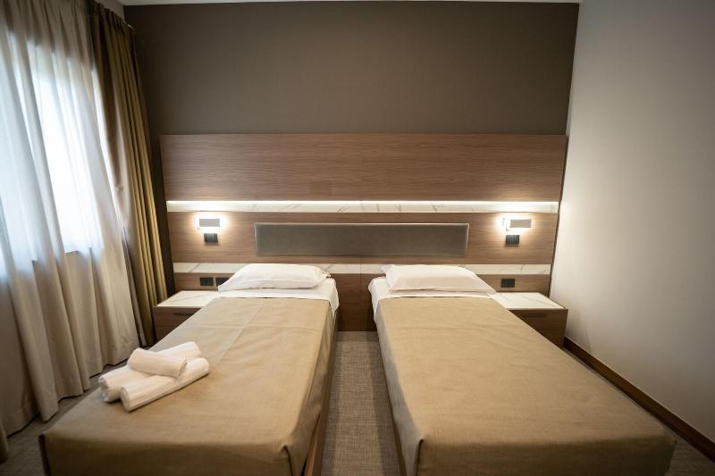 Building Hotel image