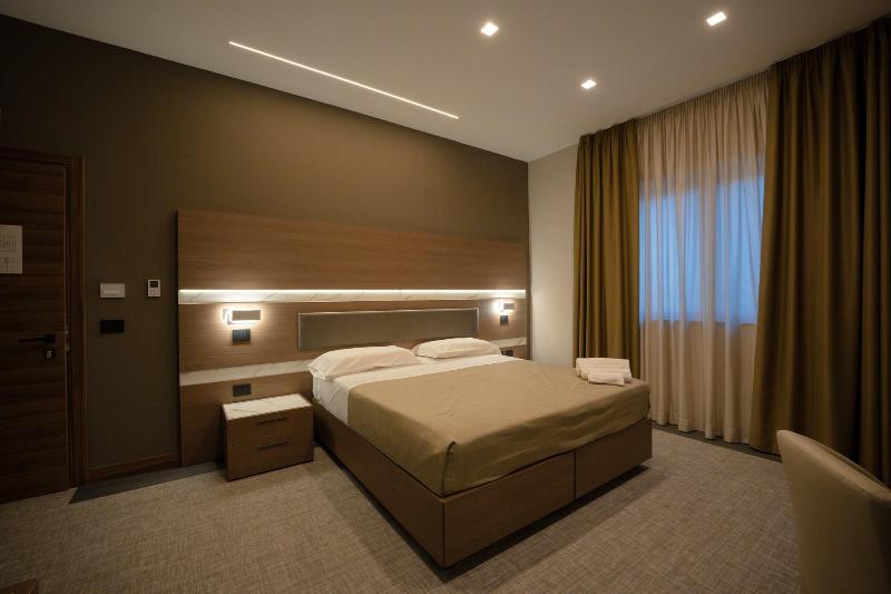 Building Hotel image