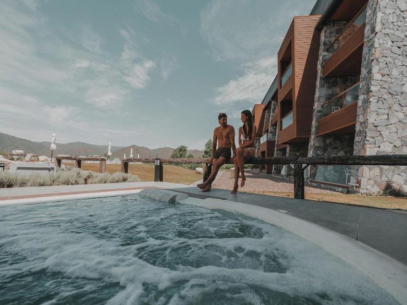Ba Den Hotel By Aken Soul image