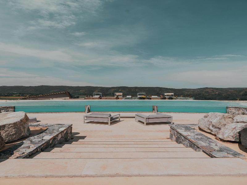 Ba Den Hotel By Aken Soul image