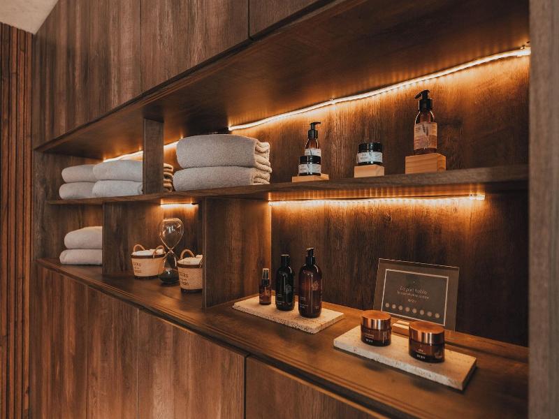 Ba Den Hotel By Aken Soul image