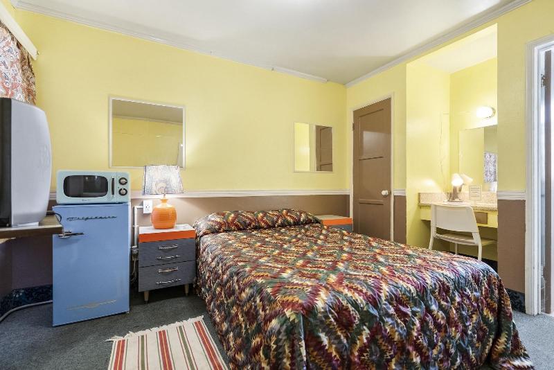 The New Star Motel 1950s Retro Lodging And Retrea image