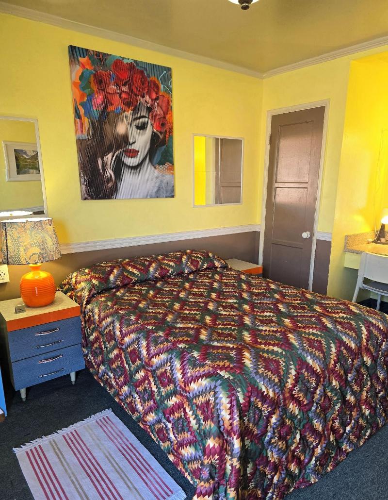 The New Star Motel 1950s Retro Lodging And Retrea image