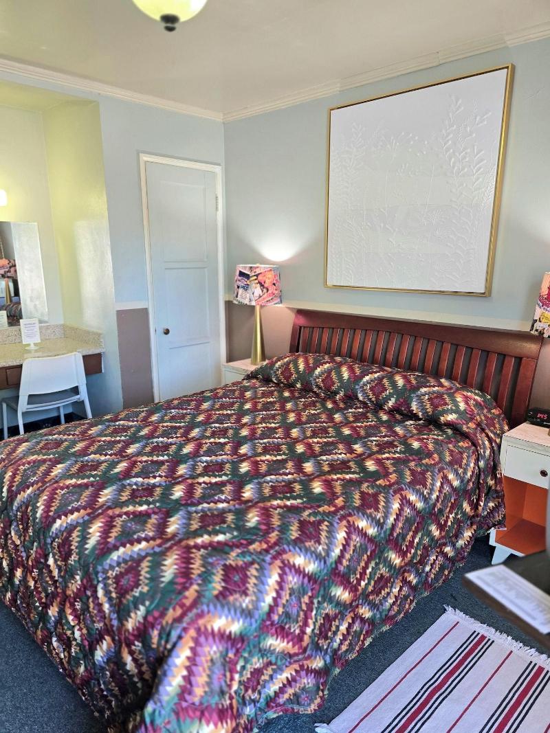 The New Star Motel 1950s Retro Lodging And Retrea image
