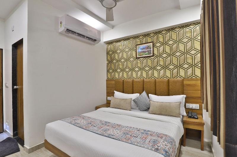 Hotel Red Rose Guest House image