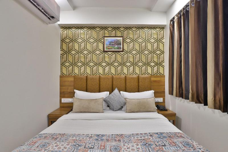 Hotel Red Rose Guest House image