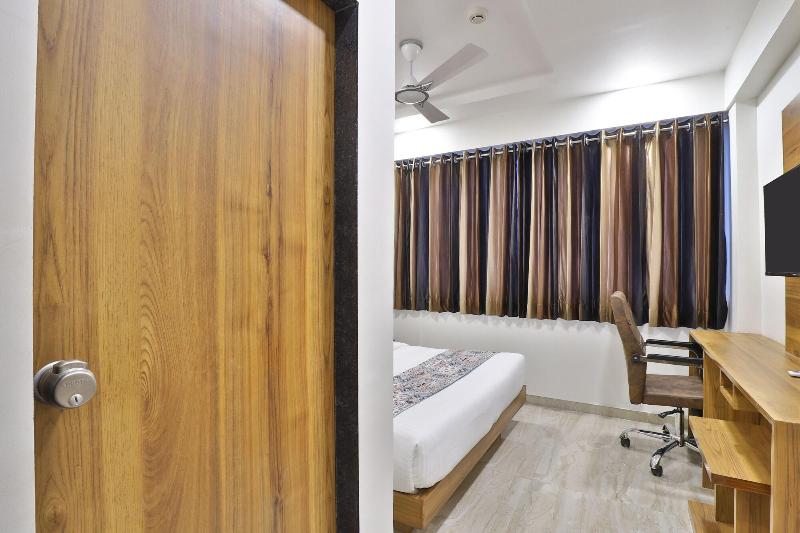 Hotel Red Rose Guest House image