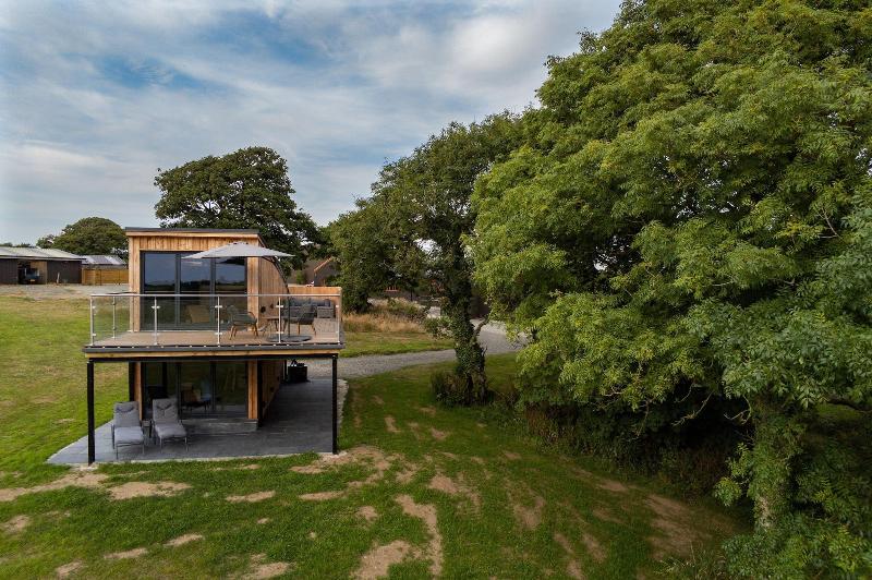 Tawny Lodge 1 Bedroom Blossom Farm image