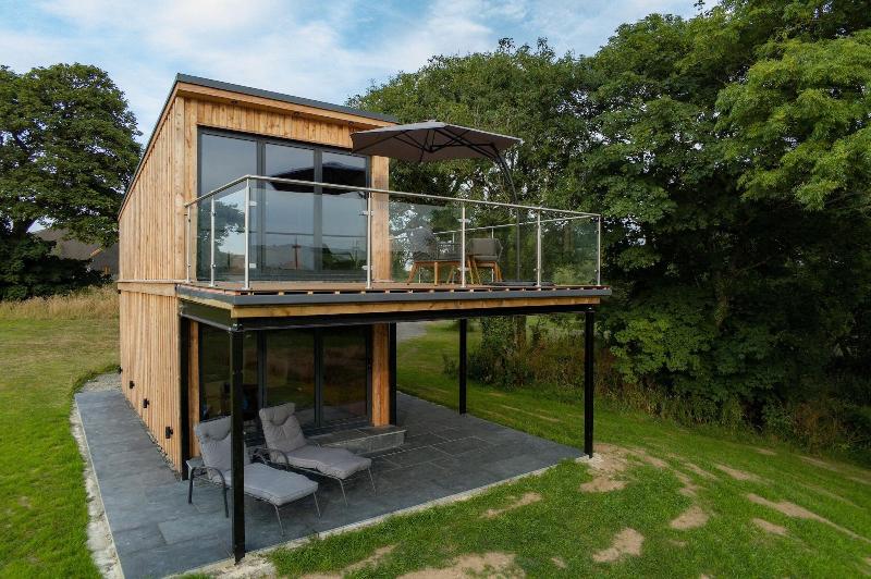 Tawny Lodge 1 Bedroom Blossom Farm image