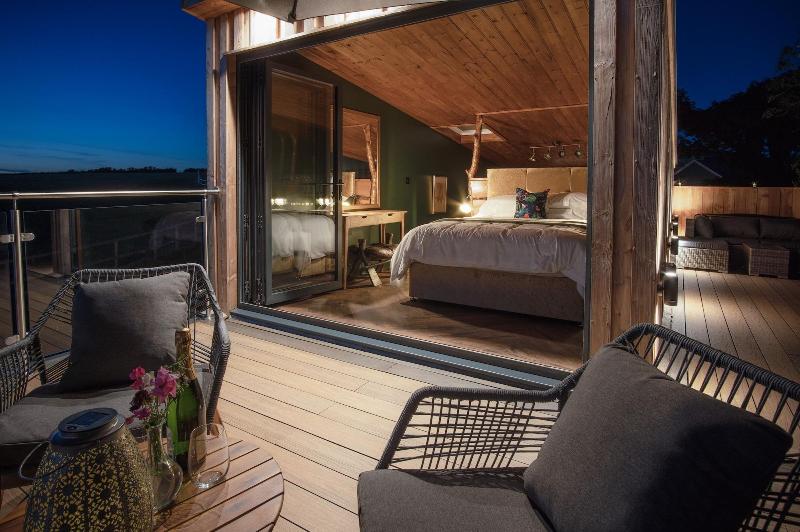Tawny Lodge 1 Bedroom Blossom Farm image