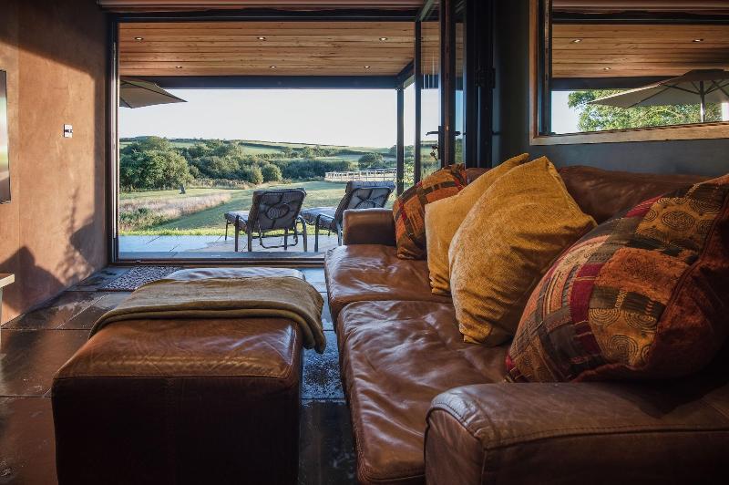 Tawny Lodge 1 Bedroom Blossom Farm image