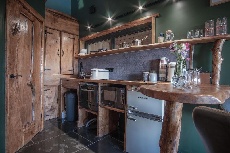 Tawny Lodge 1 Bedroom Blossom Farm image