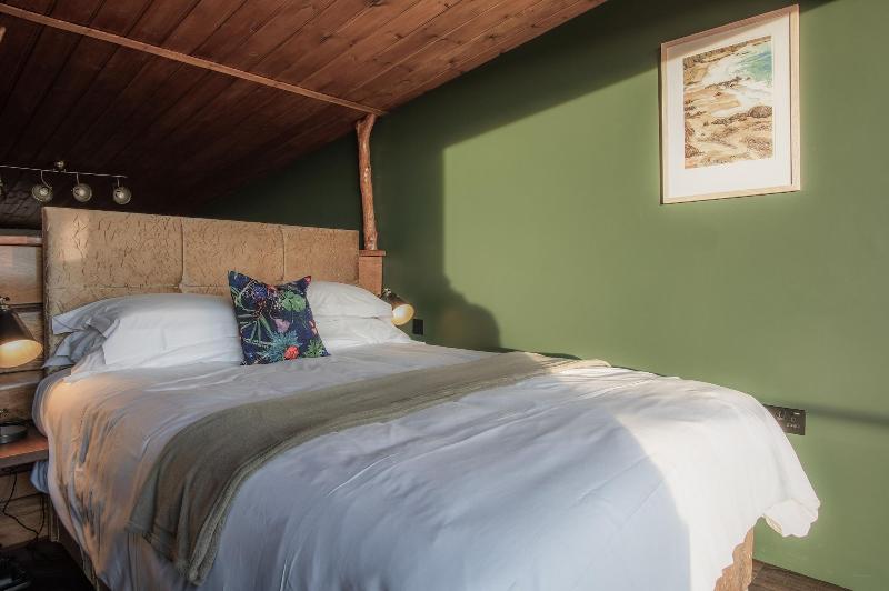 Tawny Lodge 1 Bedroom Blossom Farm image