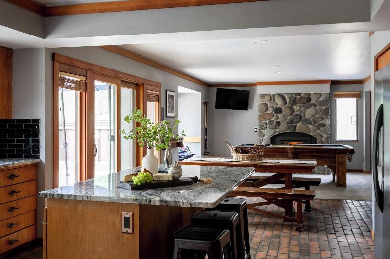Skylight By Avantstay Elevated Mountain Home W Ho image