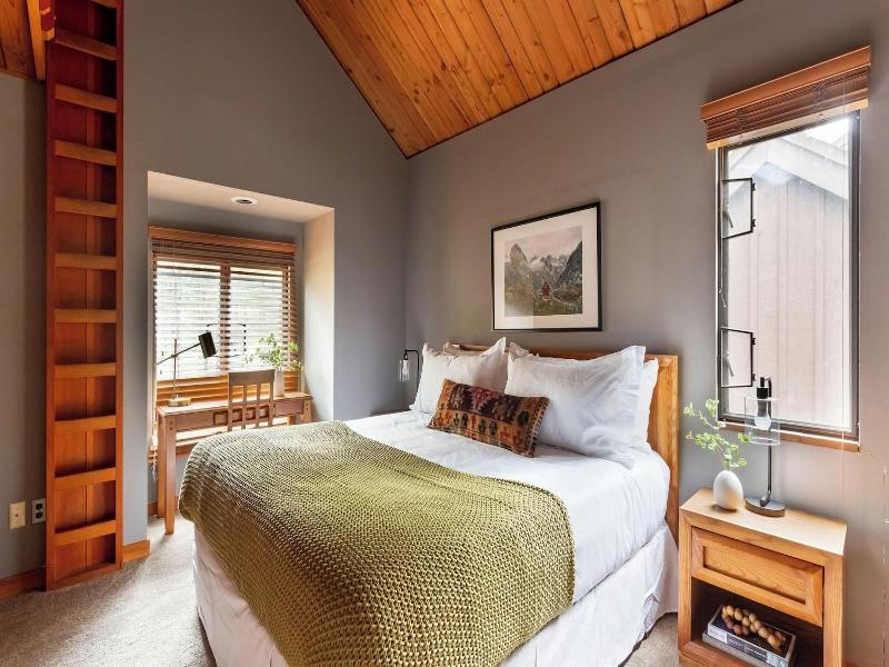 Skylight By Avantstay Elevated Mountain Home W Ho image
