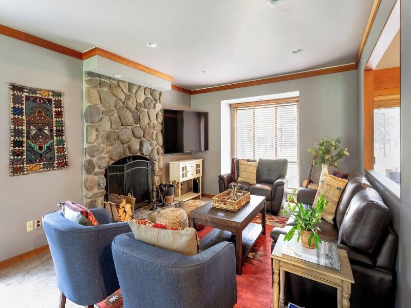 Skylight By Avantstay Elevated Mountain Home W Ho image