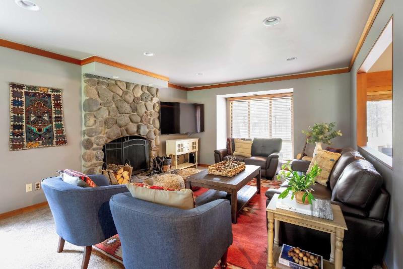 Skylight By Avantstay Elevated Mountain Home W Ho image