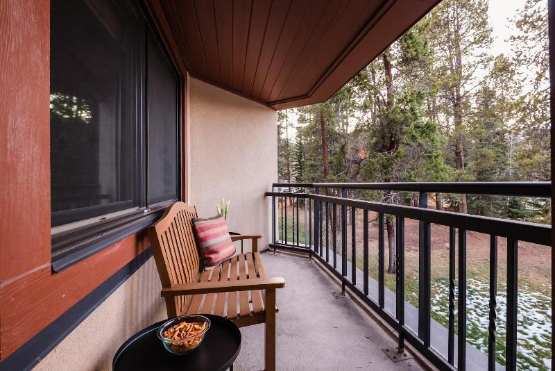 Rocker By Avantstay Gorgeous Ski In Ski Out Cabin image
