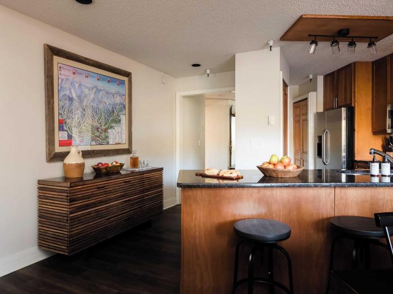 Rocker By Avantstay Gorgeous Ski In Ski Out Cabin image