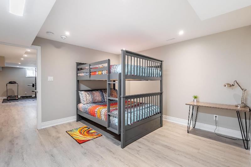 Waterfront 5br Townhouse Hot Tub Sauna — photo 4
