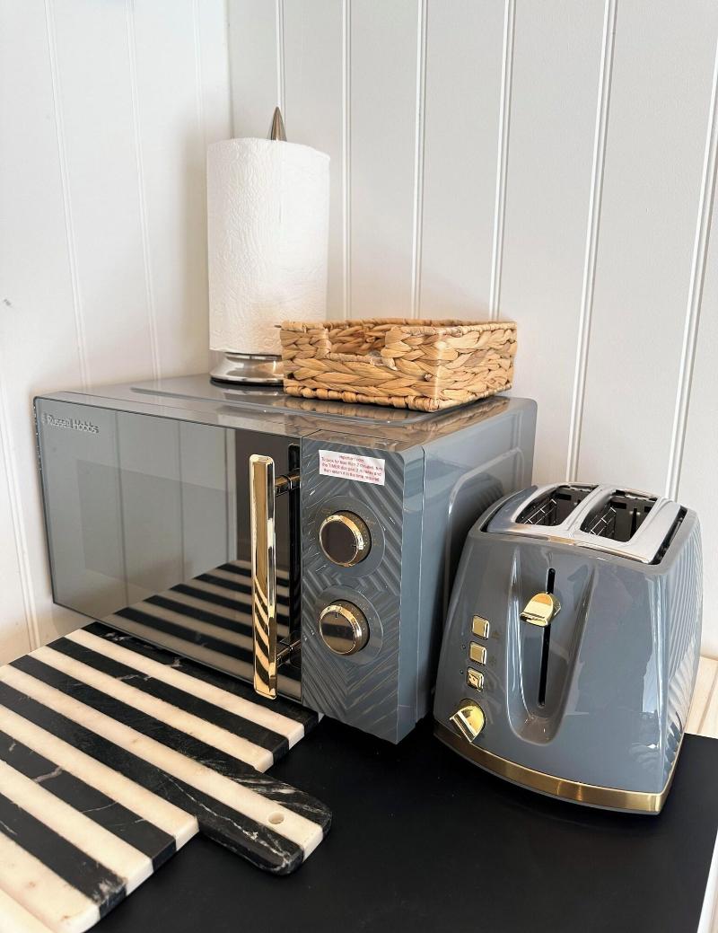 Inviting 1 Bed Cabin In Hayling Island image