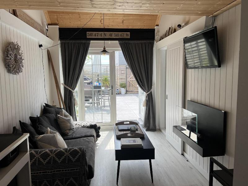 Inviting 1 Bed Cabin In Hayling Island image