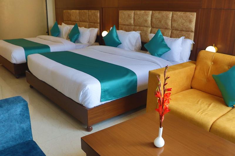 Hotel Green One Earth image