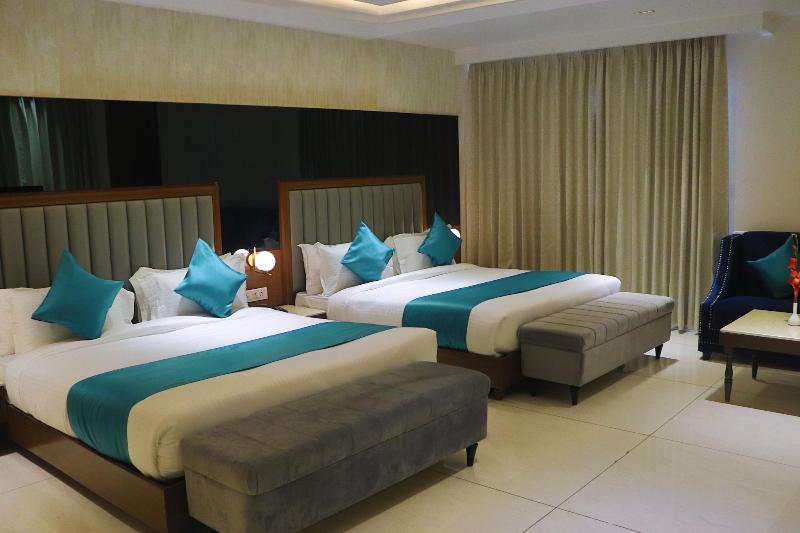Hotel Green One Earth image