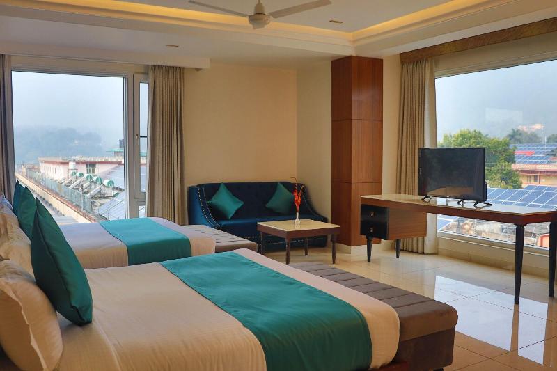 Hotel Green One Earth image