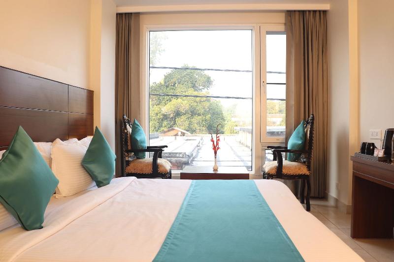Hotel Green One Earth image