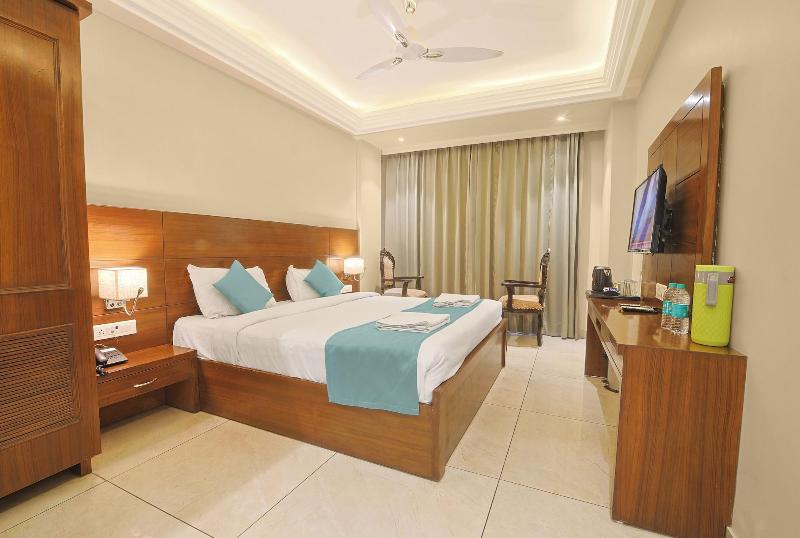 Hotel Green One Earth image