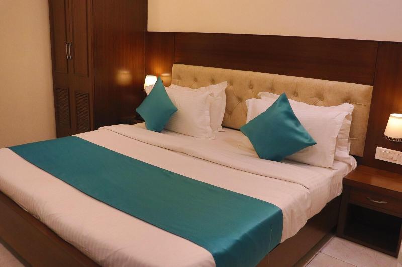 Hotel Green One Earth image