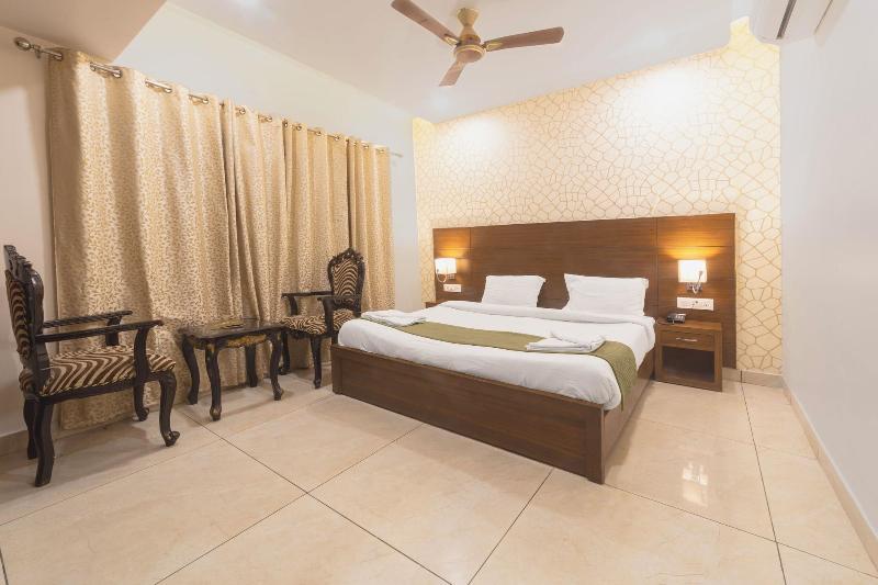 Hotel Green One Earth image