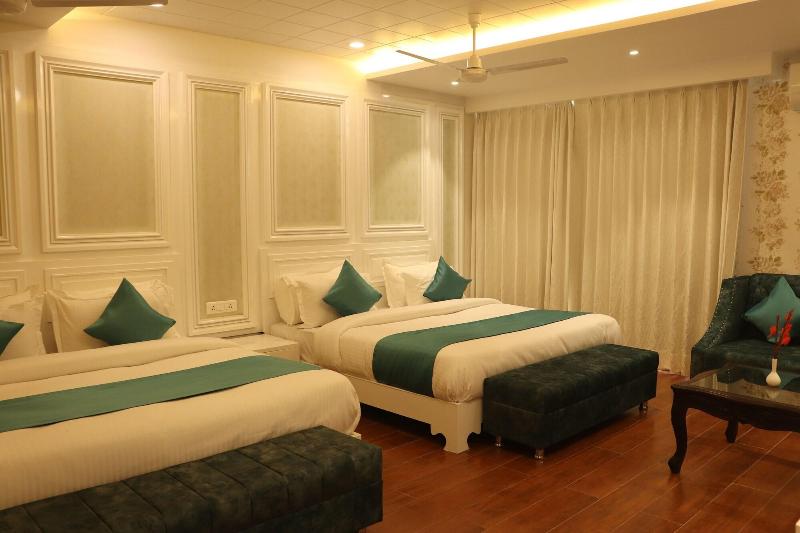 Hotel Green One Earth image