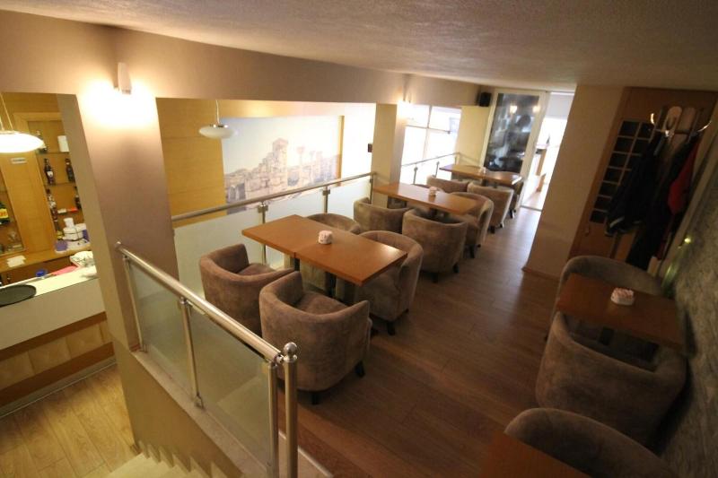 Hotel Bylis image