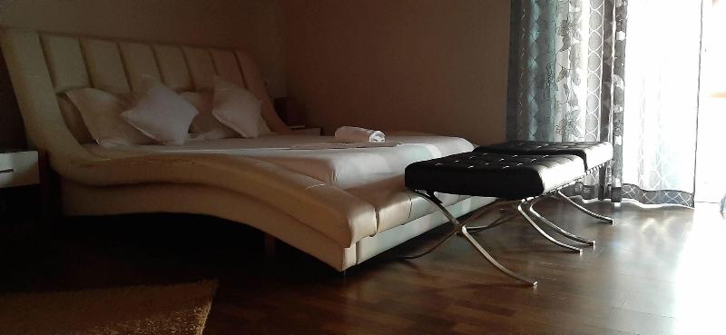 Hotel Bylis image