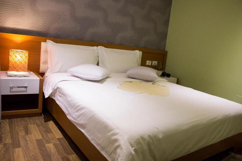 Hotel Bylis image