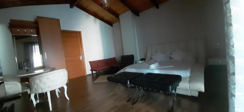 Hotel Bylis image