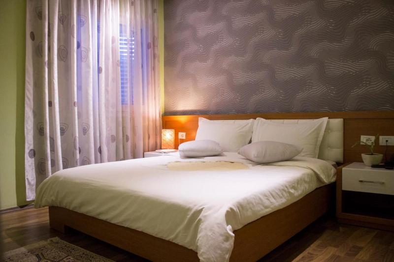 Hotel Bylis image