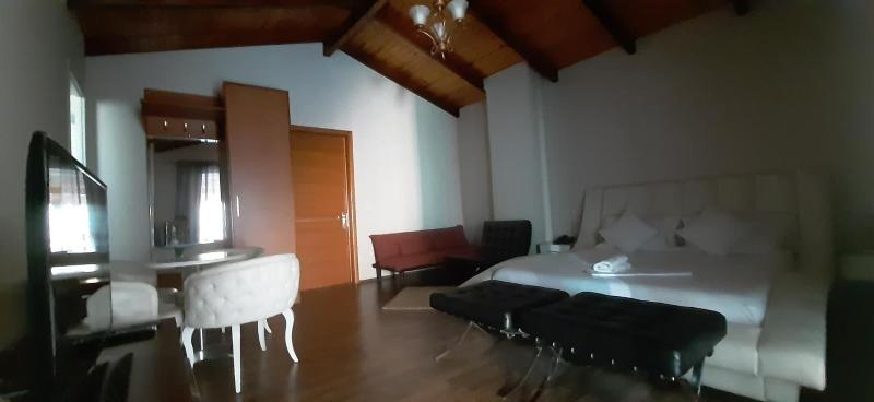 Hotel Bylis image
