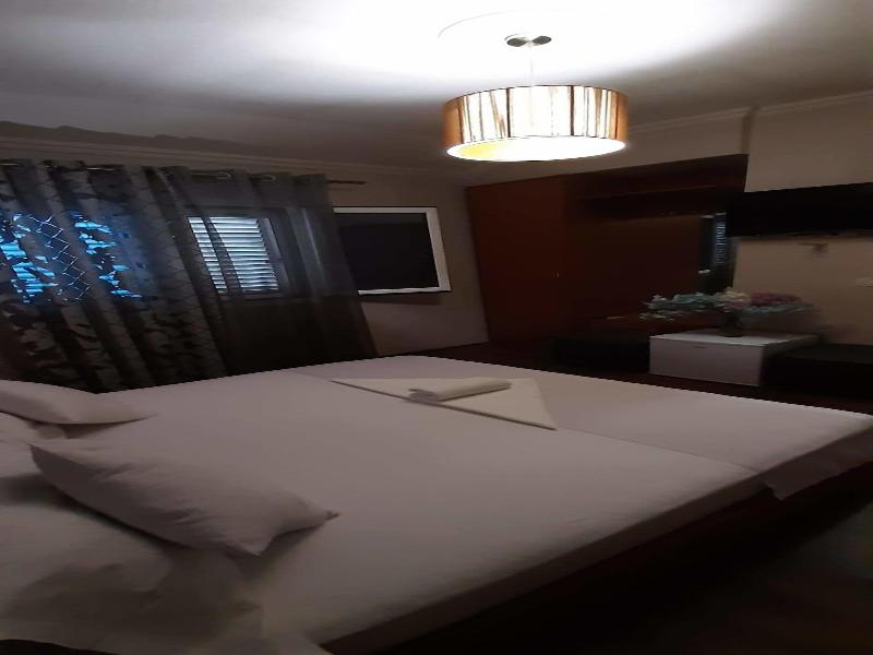 Hotel Bylis image