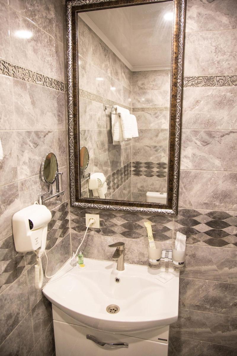 De Mar Hotel image