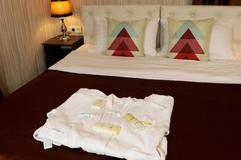 De Mar Hotel image