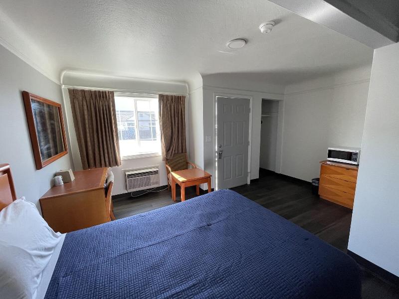 Holiday Motel image