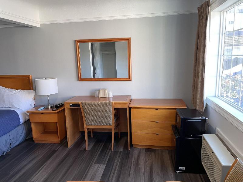 Holiday Motel image