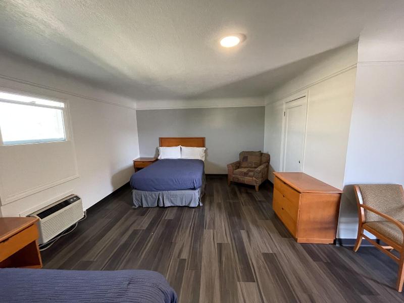 Holiday Motel image