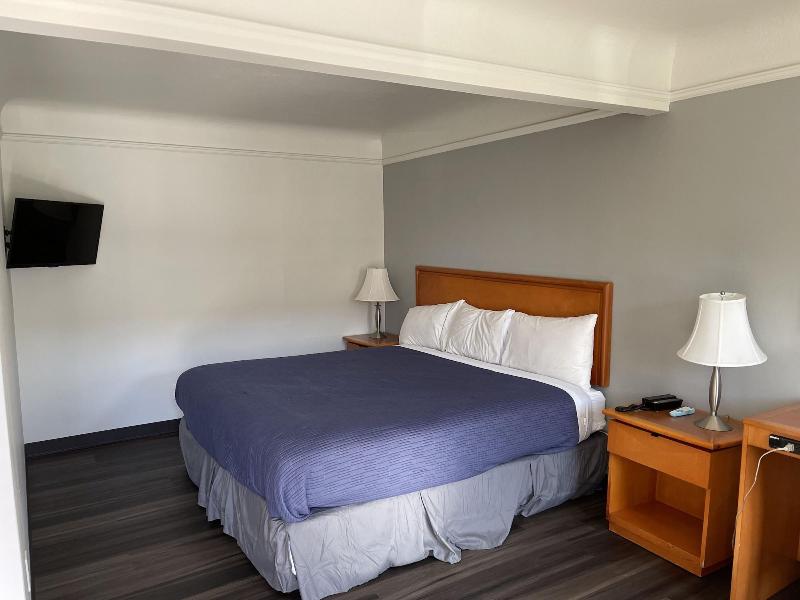 Holiday Motel image