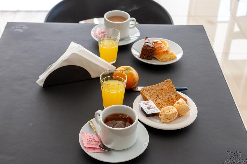 Mensas Grand Hotel image