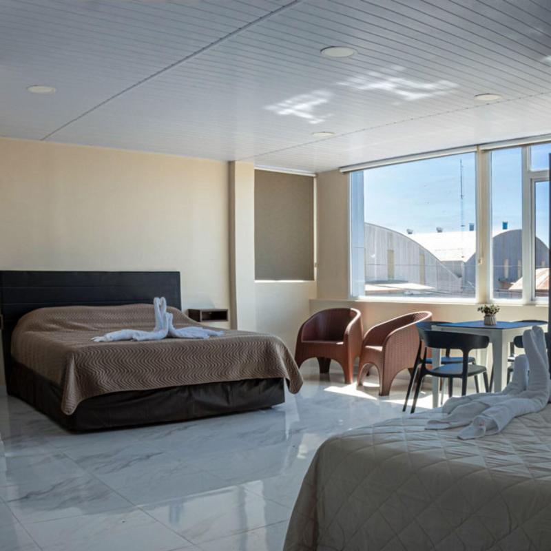 Mensas Grand Hotel image